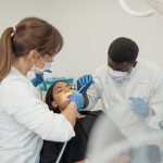 Atuty szkoleń z zakresu stomatologii