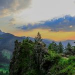 Duży format w małej łazience – triki, które optycznie powiększą wnętrze.